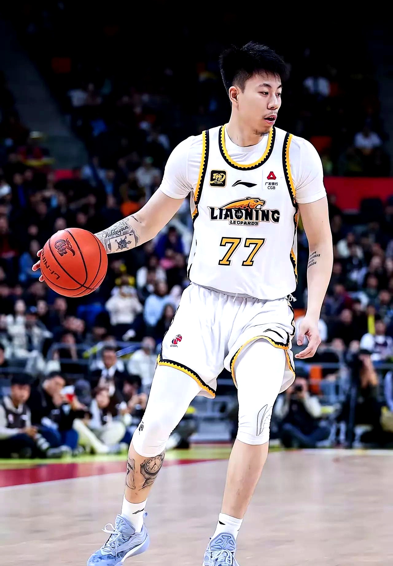 关键时刻体能课后，里尔再遭质疑备战CBA季后赛，赛场秩序良好，团队化学反应显著(cba全力以赴官网)