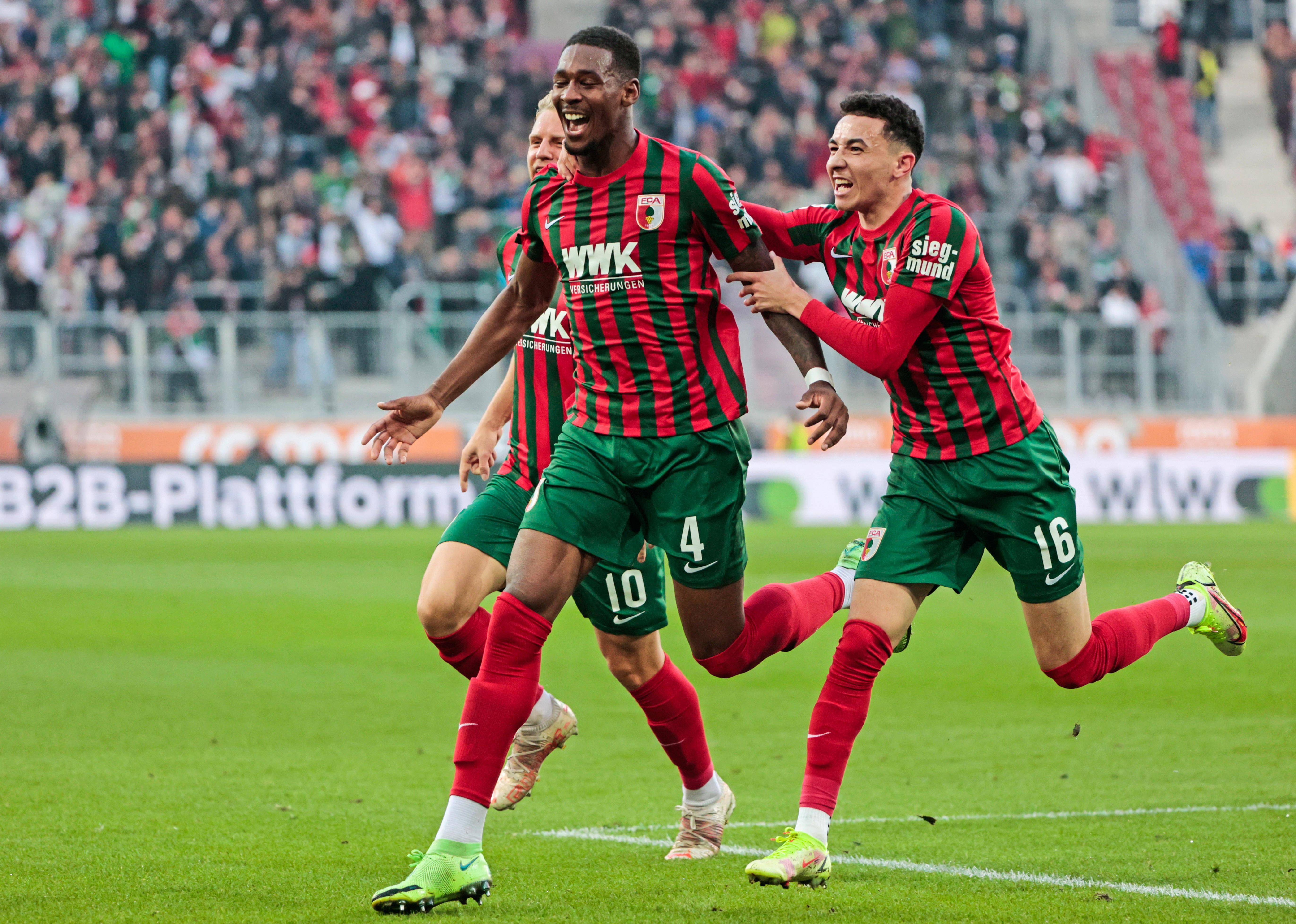 赛前德甲焦点战；印第安纳步行者远射贴柱；态度坚定；身体对抗强度拉满(足坛门将十大疯狂扑救)